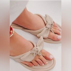 Free People Beige Bow Flip Flops